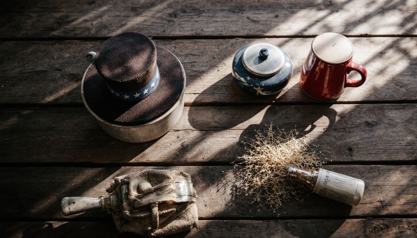 Comment les accessoires vintage américains racontent-ils une histoire ?